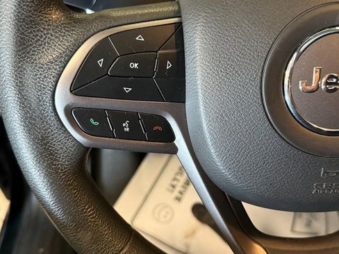 Used 2021 Jeep Cherokee Latitude image 9