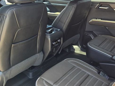 New 2026 GMC Acadia Denali Ultimate w/ LPO, Floor Liner Package AWD/4WD image 32