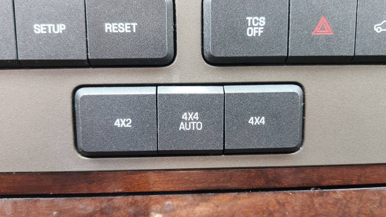 Used 2013 Lincoln Navigator 4WD image 14