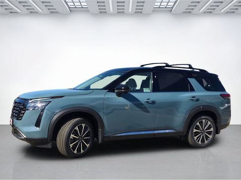 New 2026 Nissan Pathfinder Platinum w/ Cargo Package FWD image 7