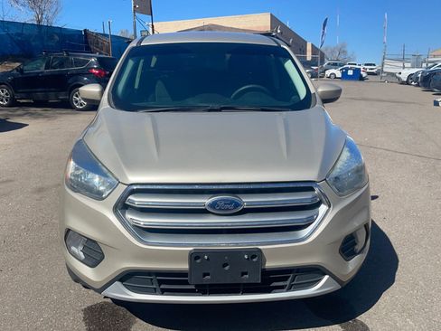 Used 2017 Ford Escape SE image 2