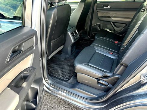 Certified 2023 Volkswagen Atlas Cross Sport SE FWD image 24