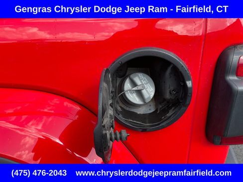Certified 2025 Jeep Wrangler Unlimited Sahara w/ Safety Group AWD/4WD image 35