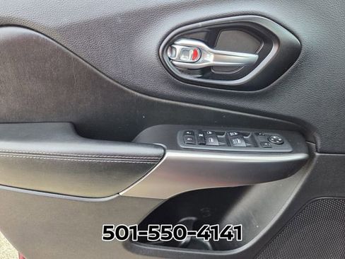 Used 2021 Jeep Cherokee Latitude Lux FWD image 32