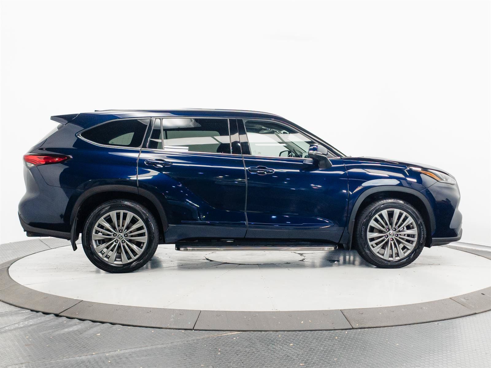 Used 2020 Toyota Highlander Platinum AWD/4WD image 14
