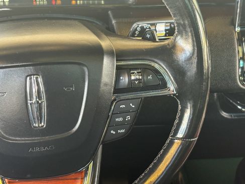 Used 2018 Lincoln Navigator L Select w/ Technology Package AWD/4WD image 36
