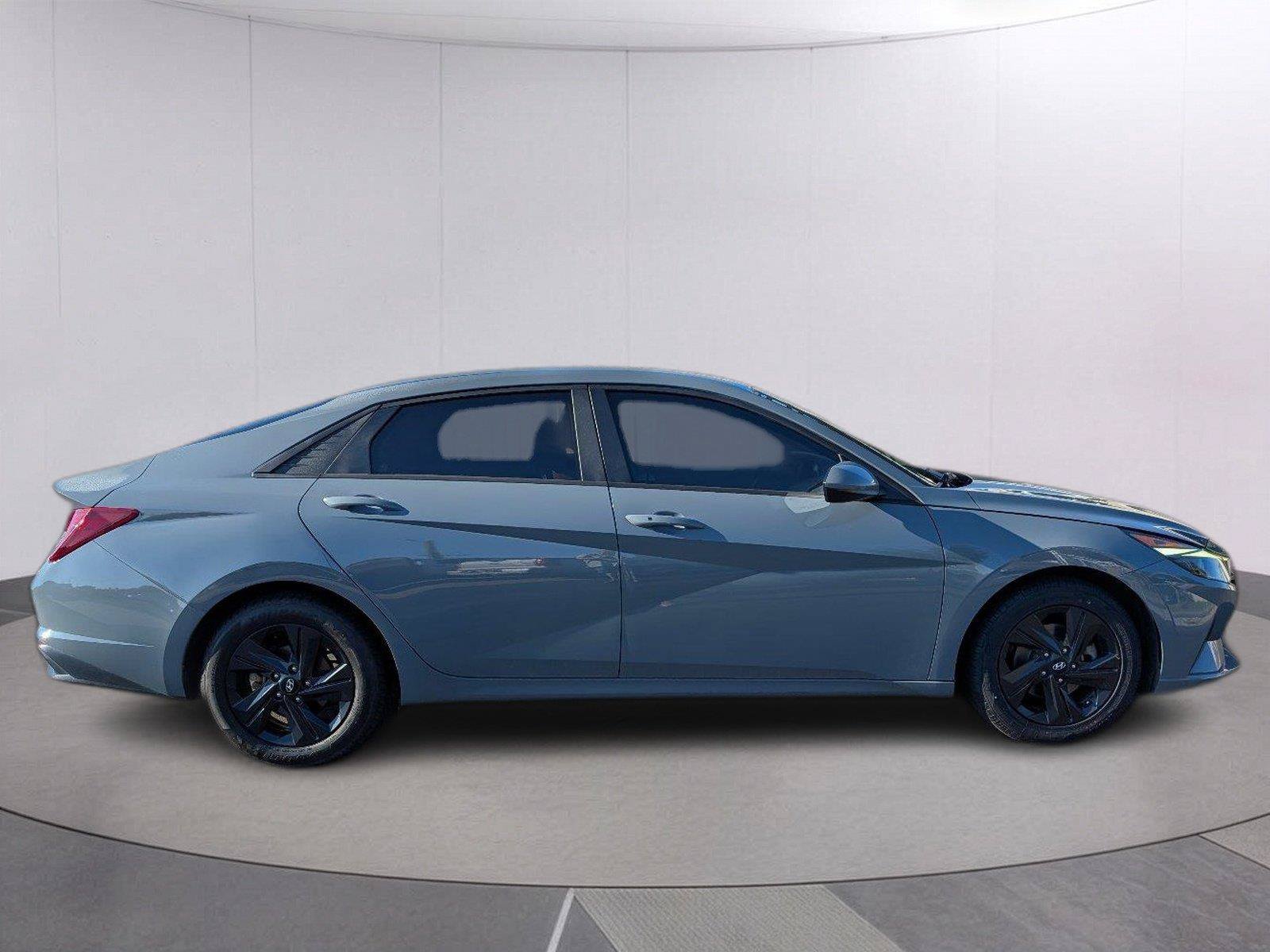 Used 2023 Hyundai Elantra SEL FWD image 8