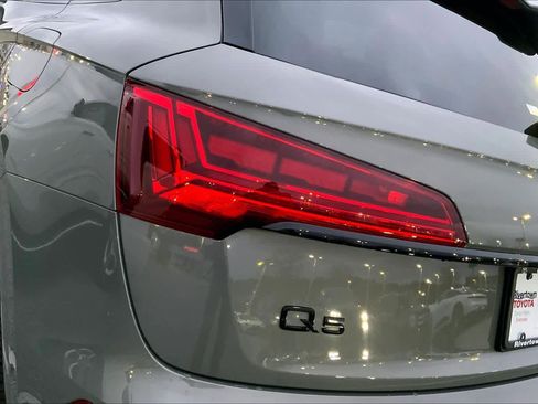 Used 2024 Audi Q5 e Prestige w/ Prestige Package image 27