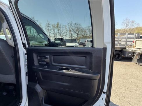 Used 2018 RAM 3500 Tradesman w/ Chrome Appearance Group image 40