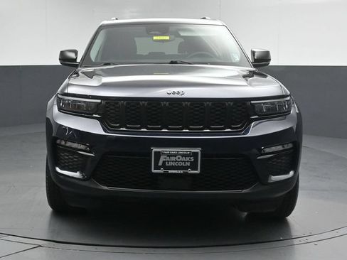 Used 2023 Jeep Grand Cherokee Limited w/ Black Appearance Package AWD/4WD image 2