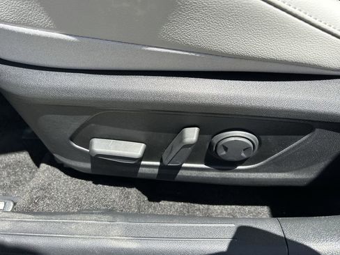 New 2025 Hyundai Elantra Limited image 23