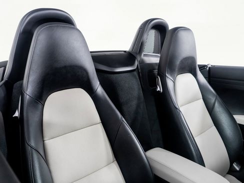 Used 2022 Porsche 718 Boxster S image 30