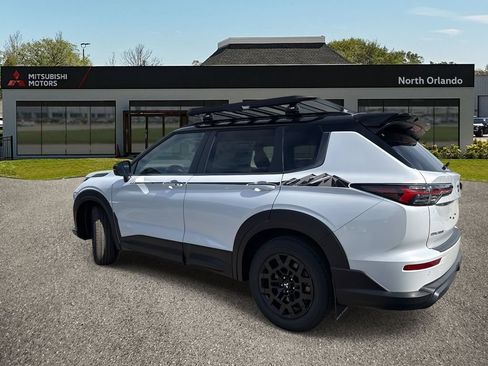 New 2026 Mitsubishi Outlander AWD image 4