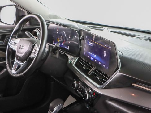 Used 2025 Chevrolet Trax ACTIV w/ Driver Confidence Package image 25