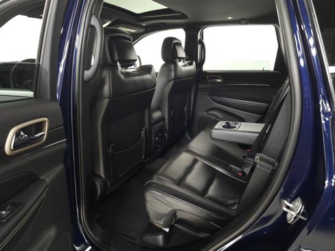 Used 2017 Jeep Grand Cherokee Limited AWD/4WD image 30