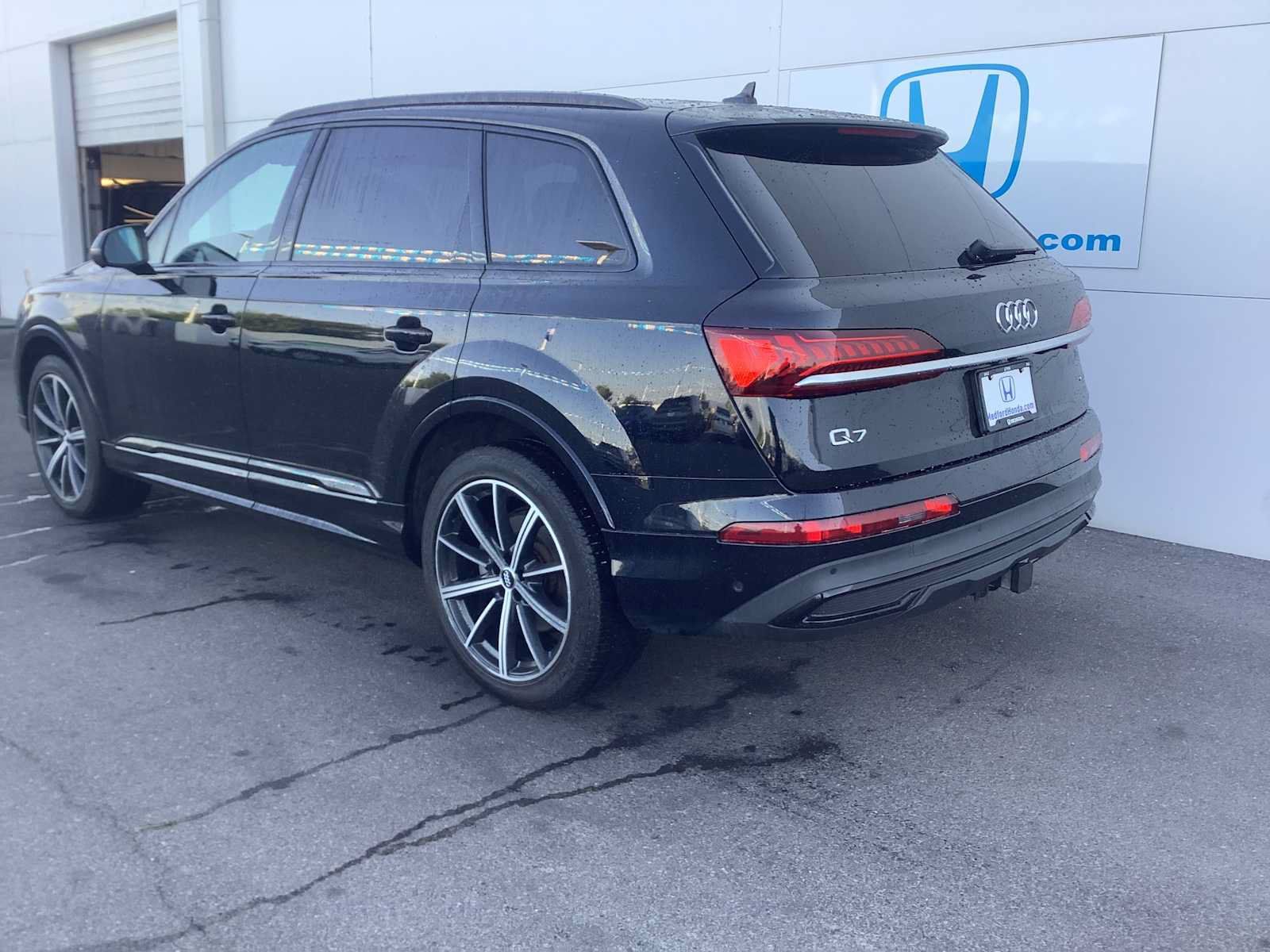 Used 2021 Audi Q7 3.0T Premium Plus w/ Premium Plus Package AWD/4WD image 4