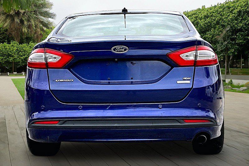 Used 2014 Ford Fusion SE w/ Equipment Group 202A FWD image 3