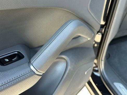 Used 2022 Porsche Cayenne E-Hybrid Coupe image 27