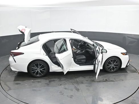 Used 2021 Toyota Camry SE w/ Carpet Mat Package (TMS) image 50