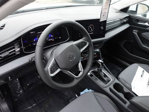 New 2026 Volkswagen Jetta SE image 10