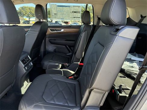 New 2026 Volkswagen Atlas SE image 18