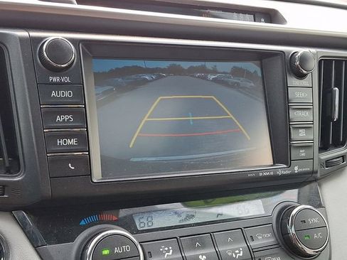 Certified 2018 Toyota RAV4 XLE AWD/4WD image 19