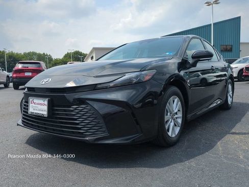 Used 2025 Toyota Camry LE FWD image 9
