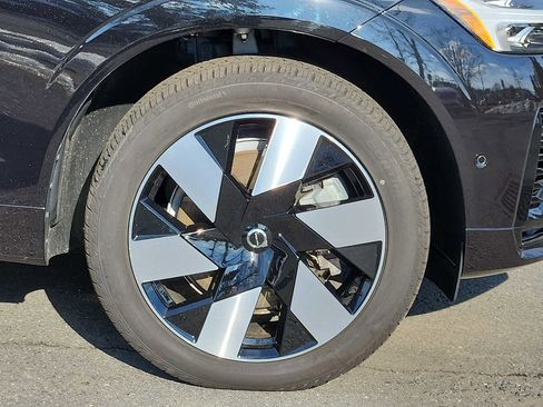 Used 2025 Volvo XC60 T8 Plus w/ Protection Package Premier image 8