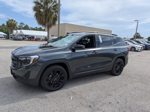 Used 2021 GMC Terrain SLE w/ Driver Convenience Package AWD/4WD image 8