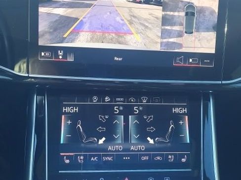 Used 2021 Audi Q8 Prestige image 3