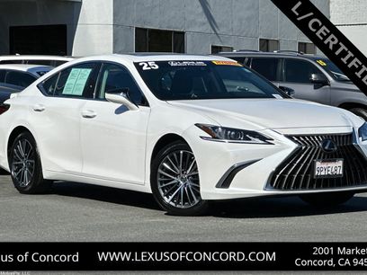 Used 2025 Lexus ES 300h w/ Premium Package