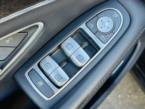 Used 2017 Mercedes-Benz S 550 Sedan image 25