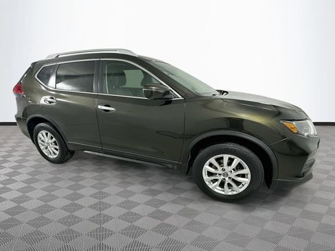 Used 2017 Nissan Rogue SV AWD/4WD image 8