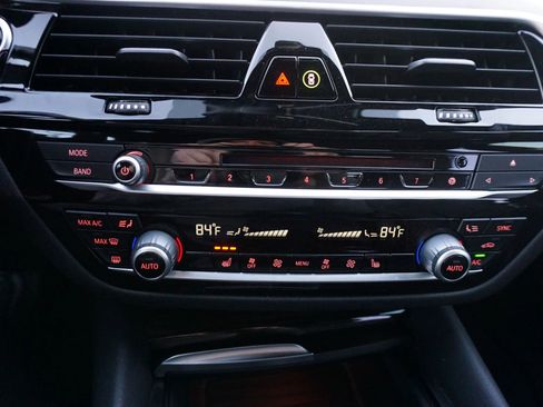 Used 2018 BMW 530i image 11