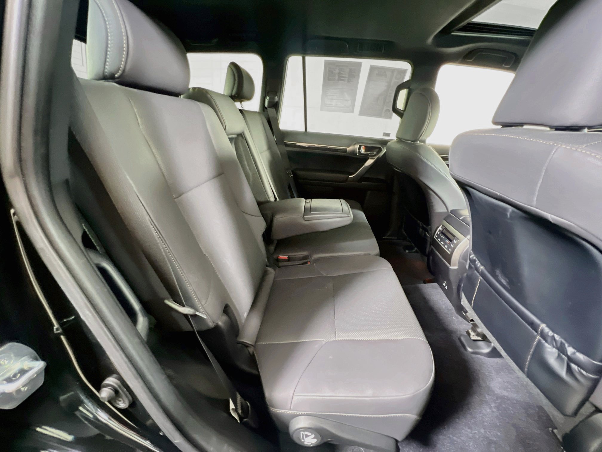 Used 2023 Lexus GX 460 Premium w/ Premium Package AWD/4WD image 29