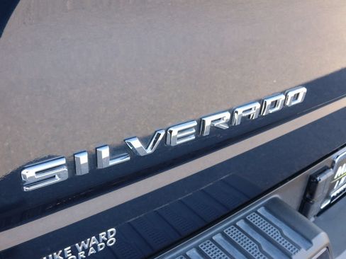 Used 2023 Chevrolet Silverado 1500 High Country w/ High Country Premium Package AWD/4WD image 36