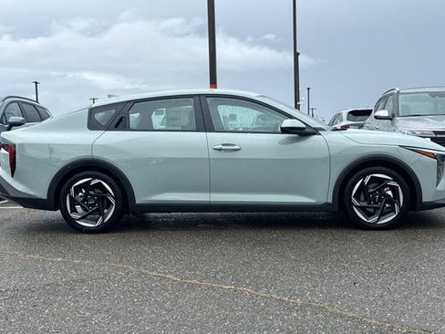 New 2026 Kia K4 EX image 3