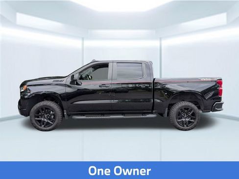 Used 2025 Chevrolet Silverado 1500 LT Trail Boss w/ LPO, Dark Essentials Package AWD/4WD image 2