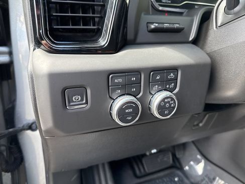 Used 2025 GMC Sierra 3500 AT4 w/ AT4 Premium Plus Package AWD/4WD image 13