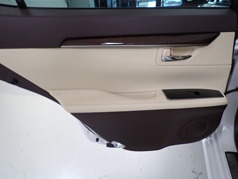 Used 2017 Lexus ES 350 image 10