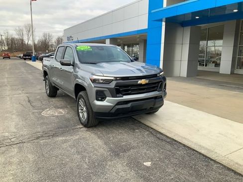 Used 2024 Chevrolet Colorado LT w/ LT Convenience Package III image 4