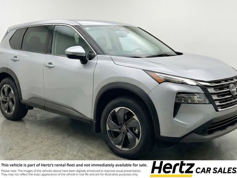 Used 2025 Nissan Rogue SV image 1