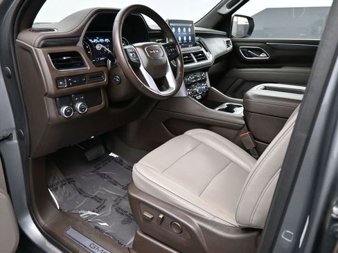 Used 2021 GMC Yukon SLT w/ SLT Premium Package image 2