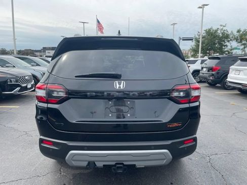 Used 2024 Honda Pilot TrailSport image 3