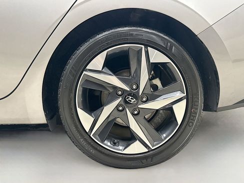 Used 2023 Hyundai Elantra Limited image 34