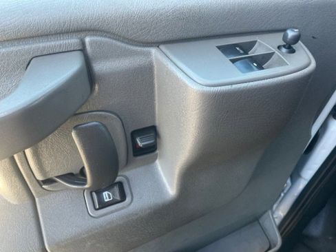 Used 2021 Chevrolet Express 2500 w/ Driver Convenience Package image 7