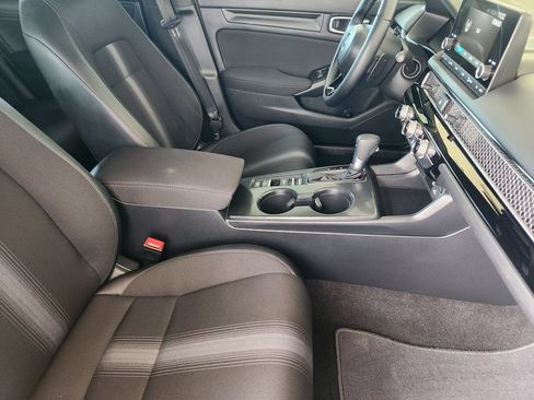 Used 2025 Honda Civic Sport image 13
