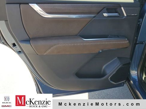 New 2026 GMC Acadia Denali Ultimate w/ LPO, All-Weather Package FWD image 24