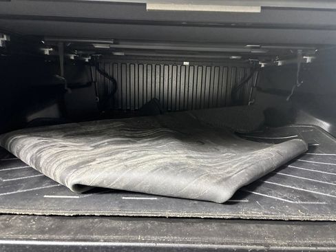 Used 2019 Toyota Tacoma SR w/ SX Package RWD image 21