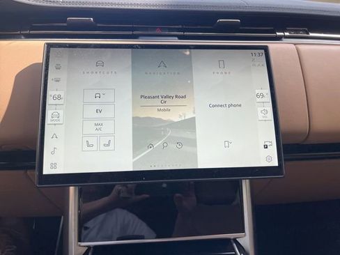 Used 2025 Land Rover Range Rover SE image 12